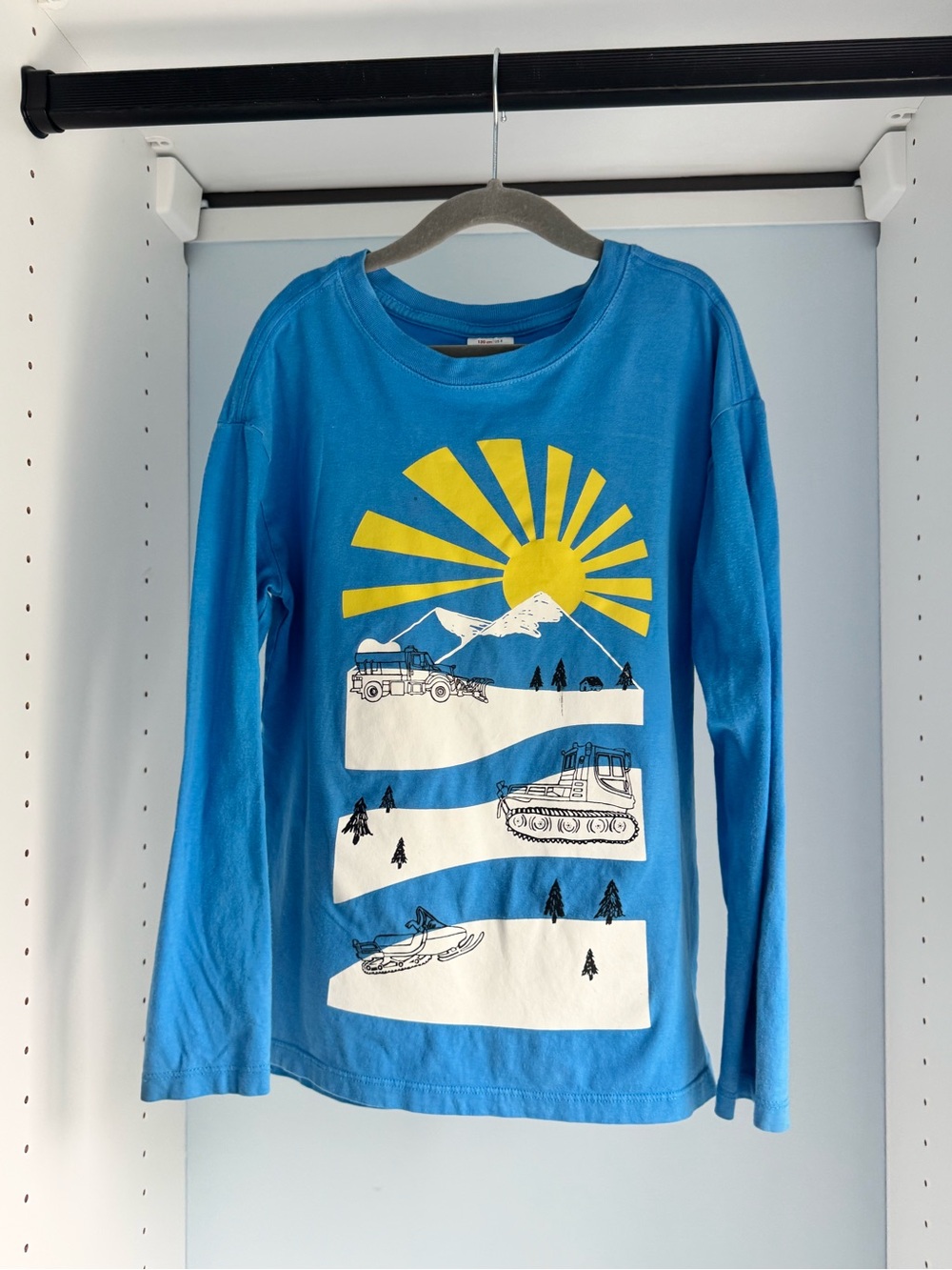 Hanna Andersson Long-Sleeve Kids’ Graphic Tee in “Sunny Mountainside” – Size 8